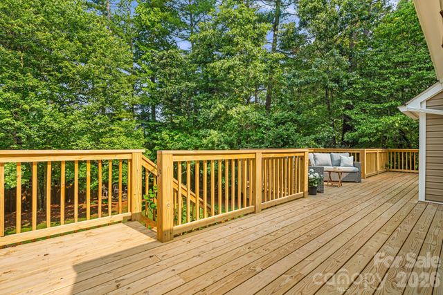 212 Riva Ridge Drive, Fairview, NC 28730