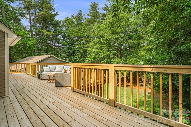 212 Riva Ridge Drive, Fairview, NC 28730