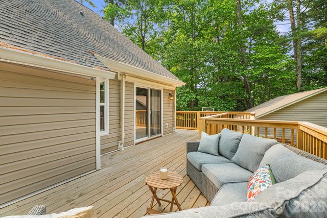 212 Riva Ridge Drive, Fairview, NC 28730
