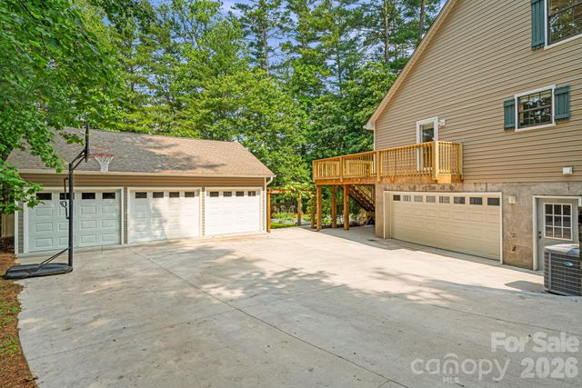 212 Riva Ridge Drive, Fairview, NC 28730