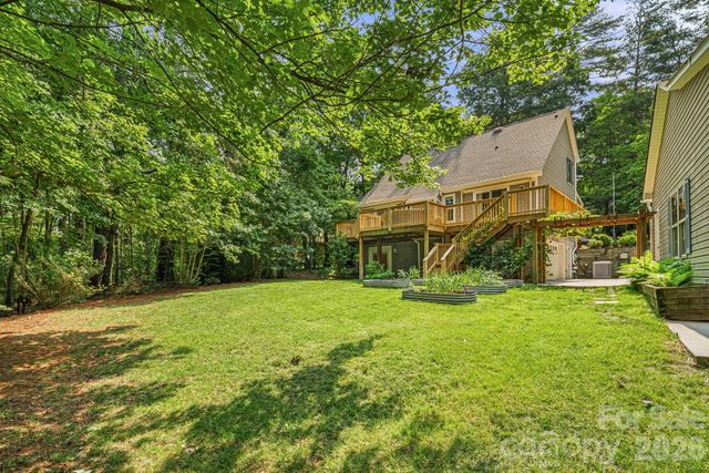 212 Riva Ridge Drive, Fairview, NC 28730