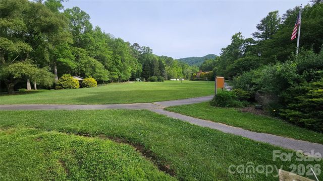 212 Riva Ridge Drive, Fairview, NC 28730