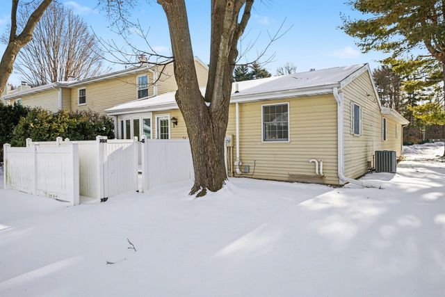 3600 Beechwood Court, Elkhart, IN 46514