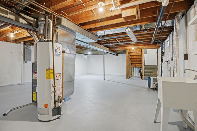 3600 Beechwood Court, Elkhart, IN 46514