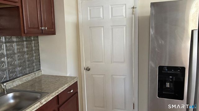 54 North Avenue 1, Meriden, CT 06451
