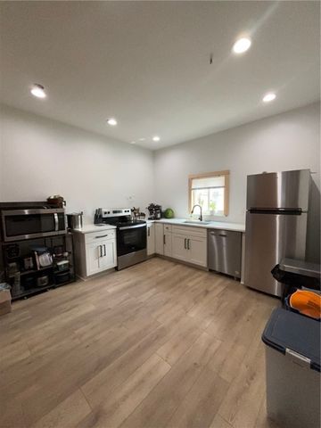 95 McCandless Ave, Lawrenceville, PA 15201