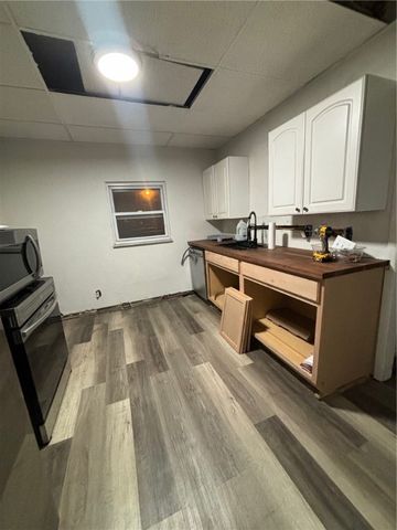 95 McCandless Ave, Lawrenceville, PA 15201