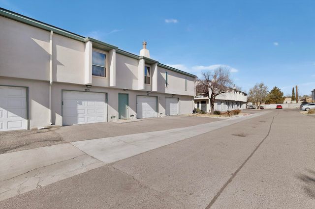 7483 Prairie Road NE, Albuquerque, NM 87109