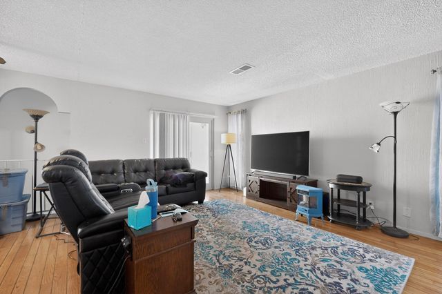 7483 Prairie Road NE, Albuquerque, NM 87109