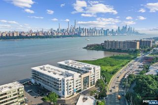 3 Somerset Lane 409, Edgewater, NJ 07020