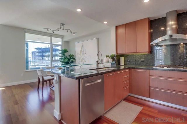 1199 Pacific Hwy 1204, San Diego, CA 92101