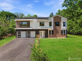 3 Tyne Court, South Brunswick, NJ 08824