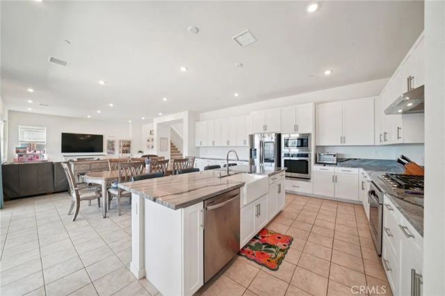 15825 Butterfly Drive, Fontana, CA 92336