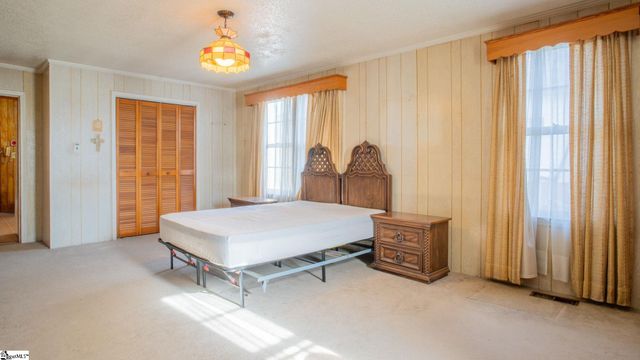 4 W Fleming Street, Ware Shoals, SC 29692