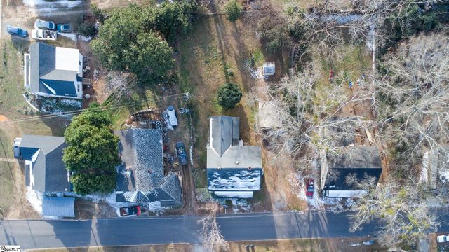 4 W Fleming Street, Ware Shoals, SC 29692