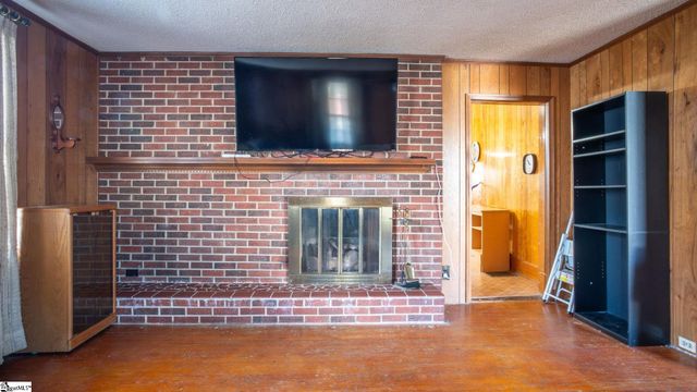 4 W Fleming Street, Ware Shoals, SC 29692