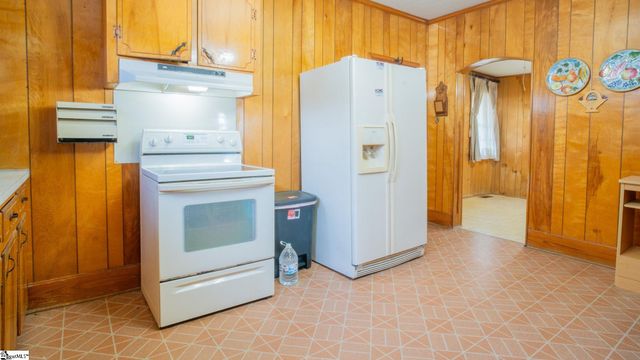 4 W Fleming Street, Ware Shoals, SC 29692