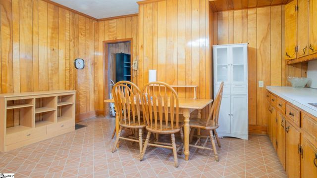 4 W Fleming Street, Ware Shoals, SC 29692