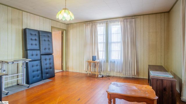4 W Fleming Street, Ware Shoals, SC 29692