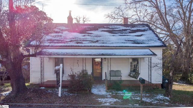 4 W Fleming Street, Ware Shoals, SC 29692