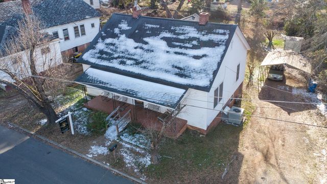 4 W Fleming Street, Ware Shoals, SC 29692