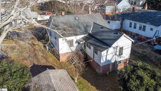 4 W Fleming Street, Ware Shoals, SC 29692
