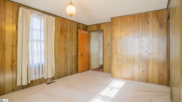 4 W Fleming Street, Ware Shoals, SC 29692