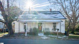 4 W Fleming Street, Ware Shoals, SC 29692