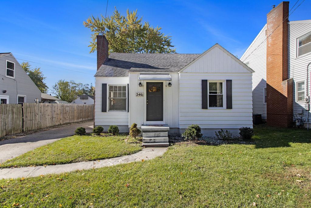 2461 Wyoming Avenue SW, Wyoming, MI 49519