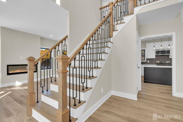 36 Wickley Avenue, Piscataway, NJ 08854