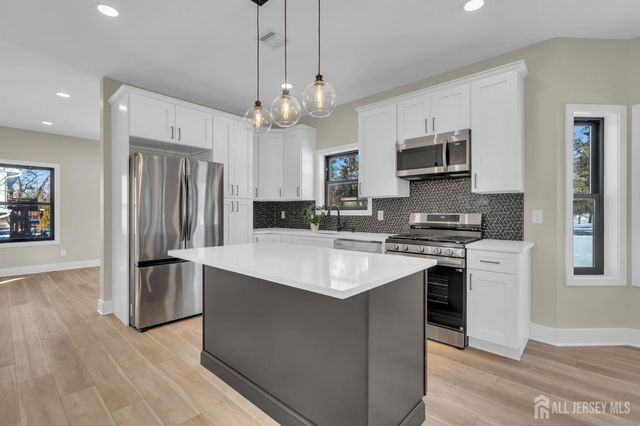 36 Wickley Avenue, Piscataway, NJ 08854