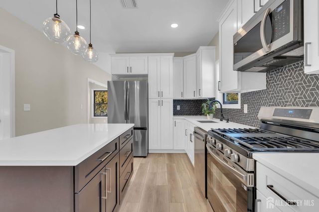 36 Wickley Avenue, Piscataway, NJ 08854