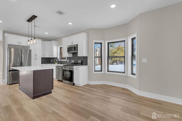 36 Wickley Avenue, Piscataway, NJ 08854