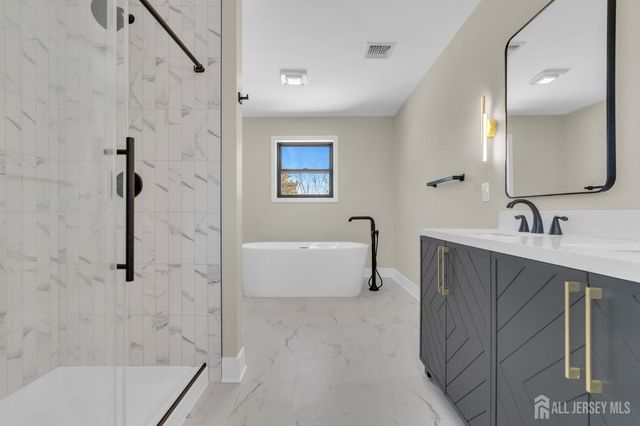 36 Wickley Avenue, Piscataway, NJ 08854