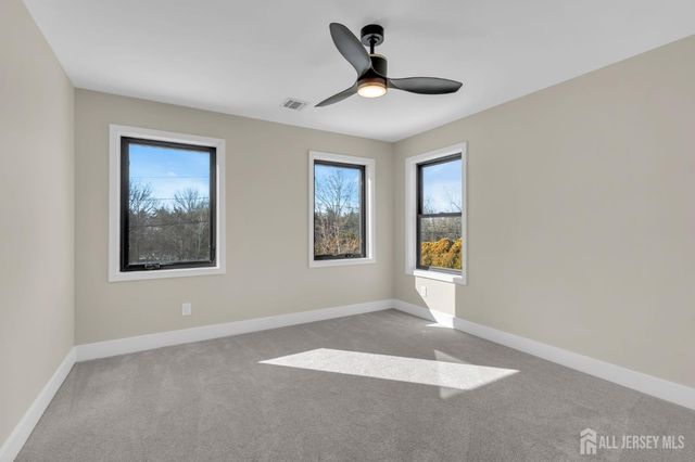 36 Wickley Avenue, Piscataway, NJ 08854