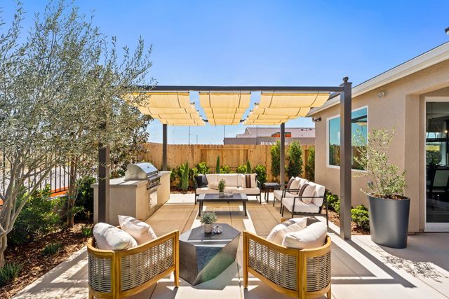 844 Solar Lane, Clovis, CA 93619