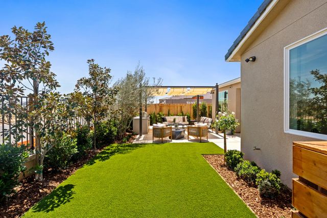 844 Solar Lane, Clovis, CA 93619