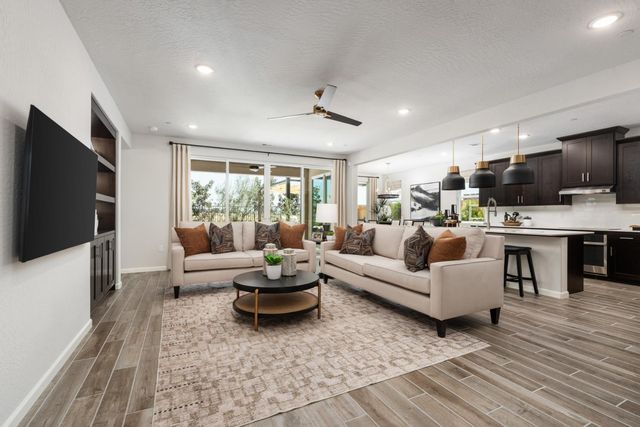 844 Solar Lane, Clovis, CA 93619