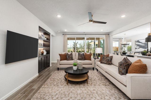 844 Solar Lane, Clovis, CA 93619