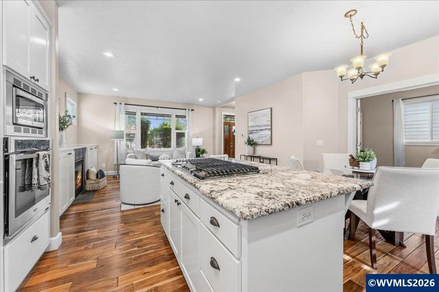 1700 Webb Lake Dr NE, Silverton, OR 97381