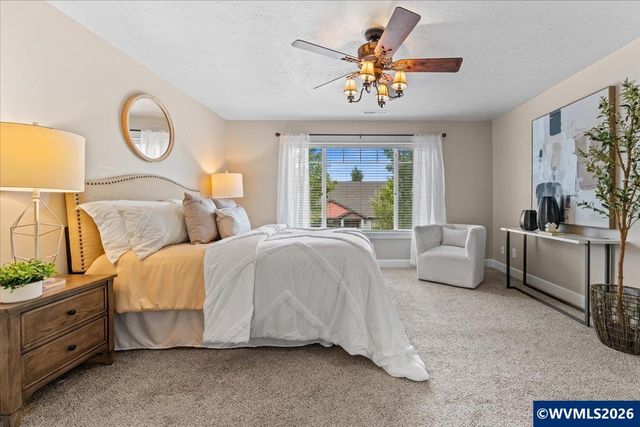 1700 Webb Lake Dr NE, Silverton, OR 97381