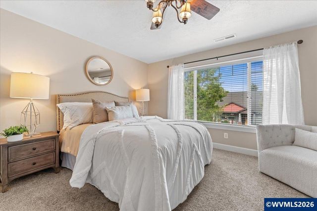 1700 Webb Lake Dr NE, Silverton, OR 97381