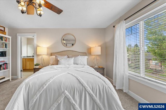 1700 Webb Lake Dr NE, Silverton, OR 97381