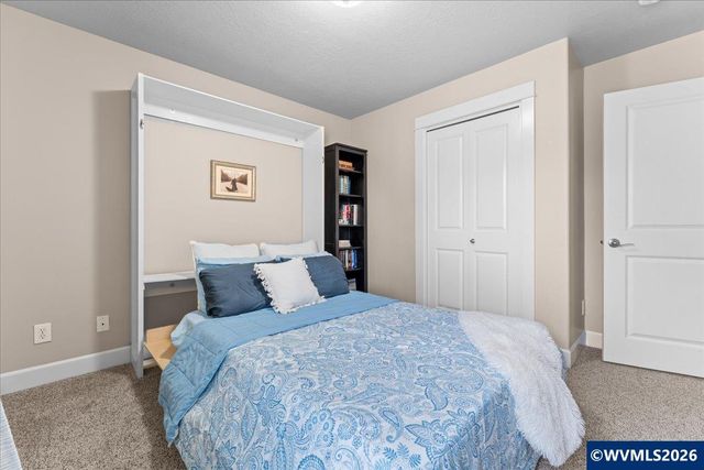 1700 Webb Lake Dr NE, Silverton, OR 97381