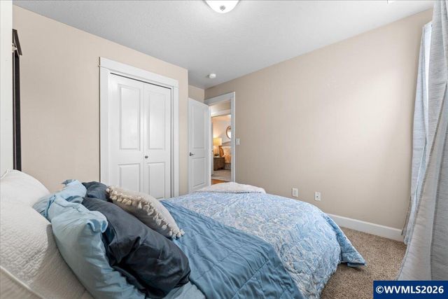 1700 Webb Lake Dr NE, Silverton, OR 97381