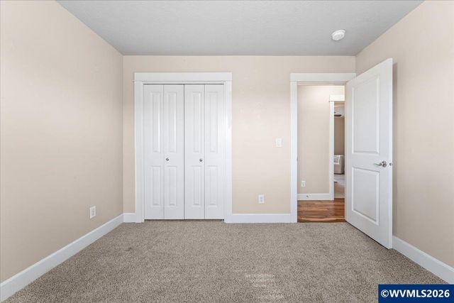 1700 Webb Lake Dr NE, Silverton, OR 97381