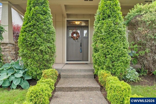1700 Webb Lake Dr NE, Silverton, OR 97381
