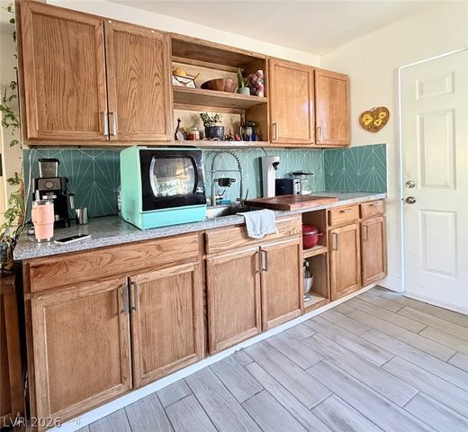 1622 Thelma Lane, Las Vegas, NV 89104