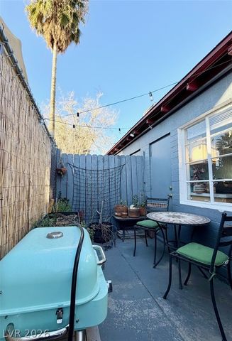 1622 Thelma Lane, Las Vegas, NV 89104