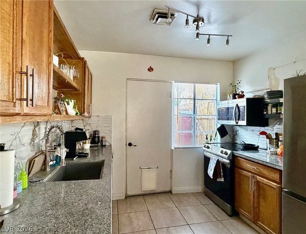 1622 Thelma Lane, Las Vegas, NV 89104